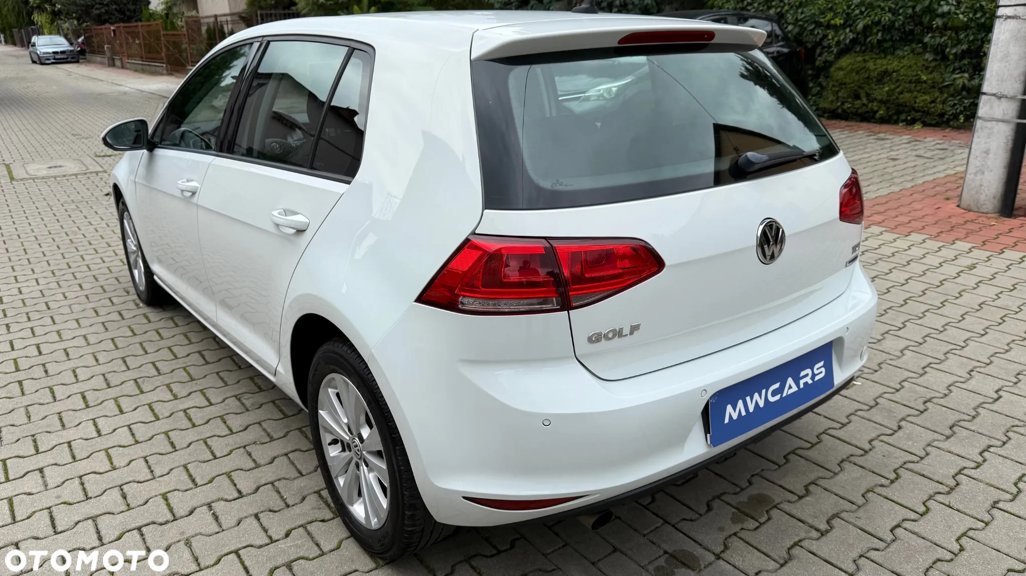 Volkswagen Golf 1.6 TDI BlueMotion Comfortline - 4