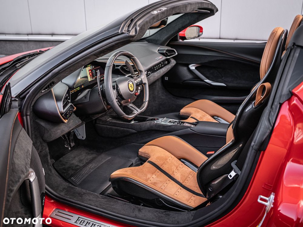 Ferrari 296 GTS - 17