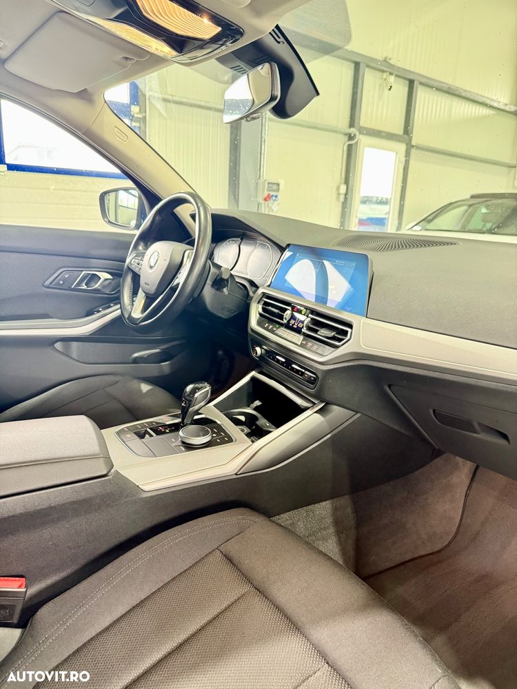 BMW Seria 3 320d xDrive Aut. - 9