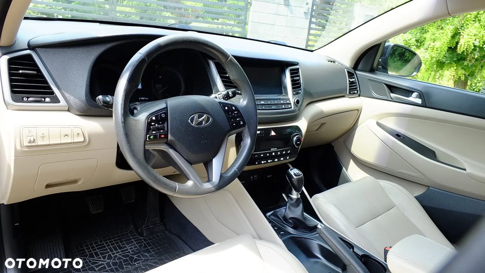 Hyundai Tucson 1.7 CRDI BlueDrive Style 2WD - 22
