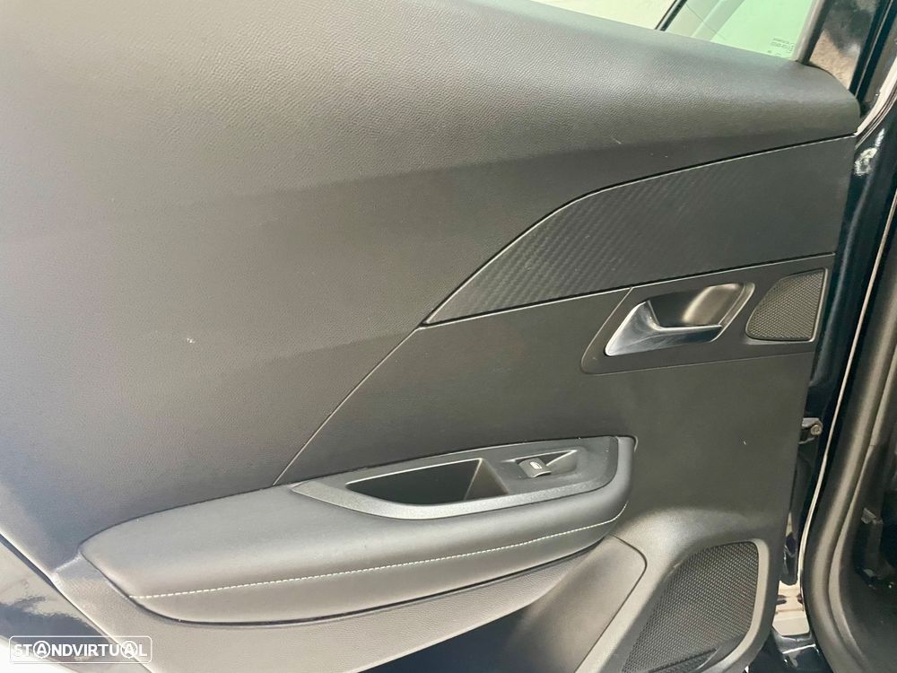 Peugeot 2008 PureTech 130 EAT8 Allure Pack - 27