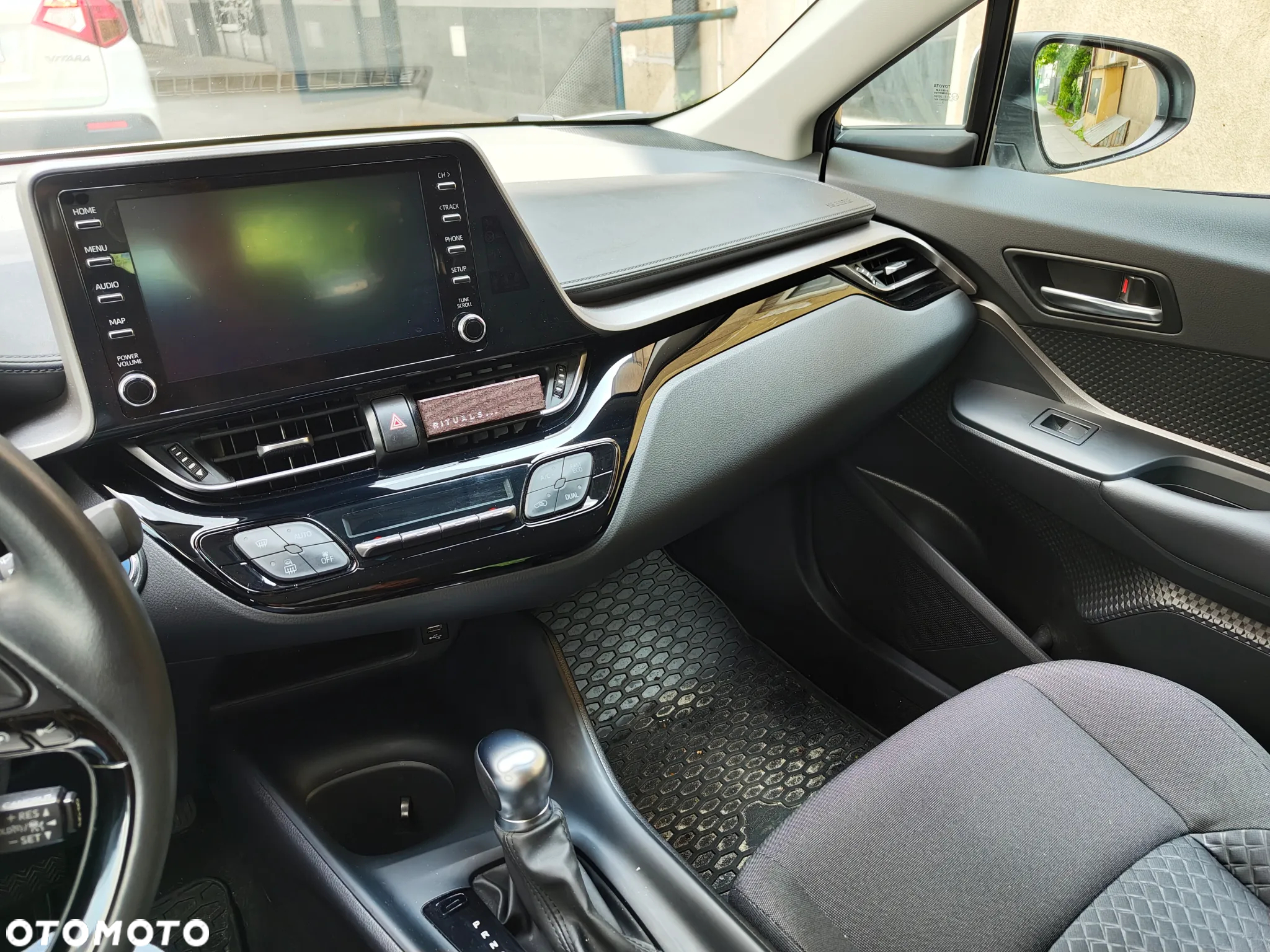 Toyota C-HR 1.8 Hybrid Comfort - 8