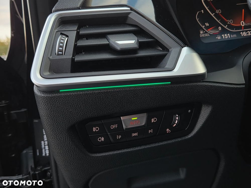 BMW Seria 3 320d Luxury Line sport - 36