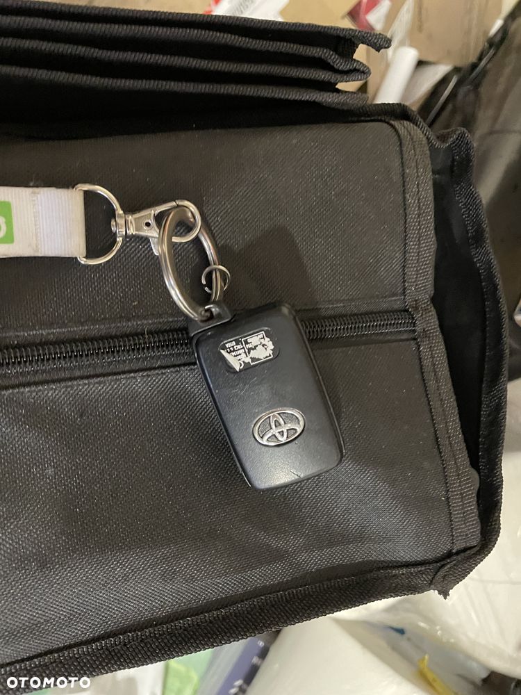 Toyota Avensis 2.0 Premium MS - 13