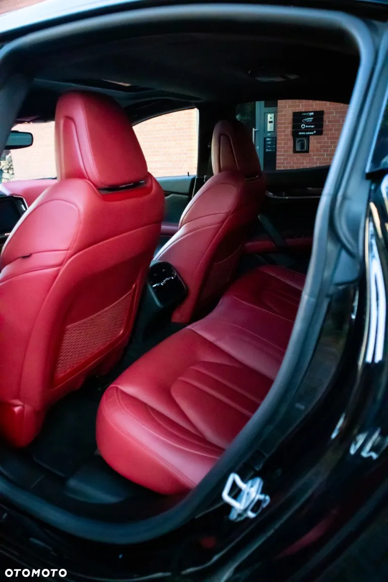 Maserati Ghibli GranSport - 20