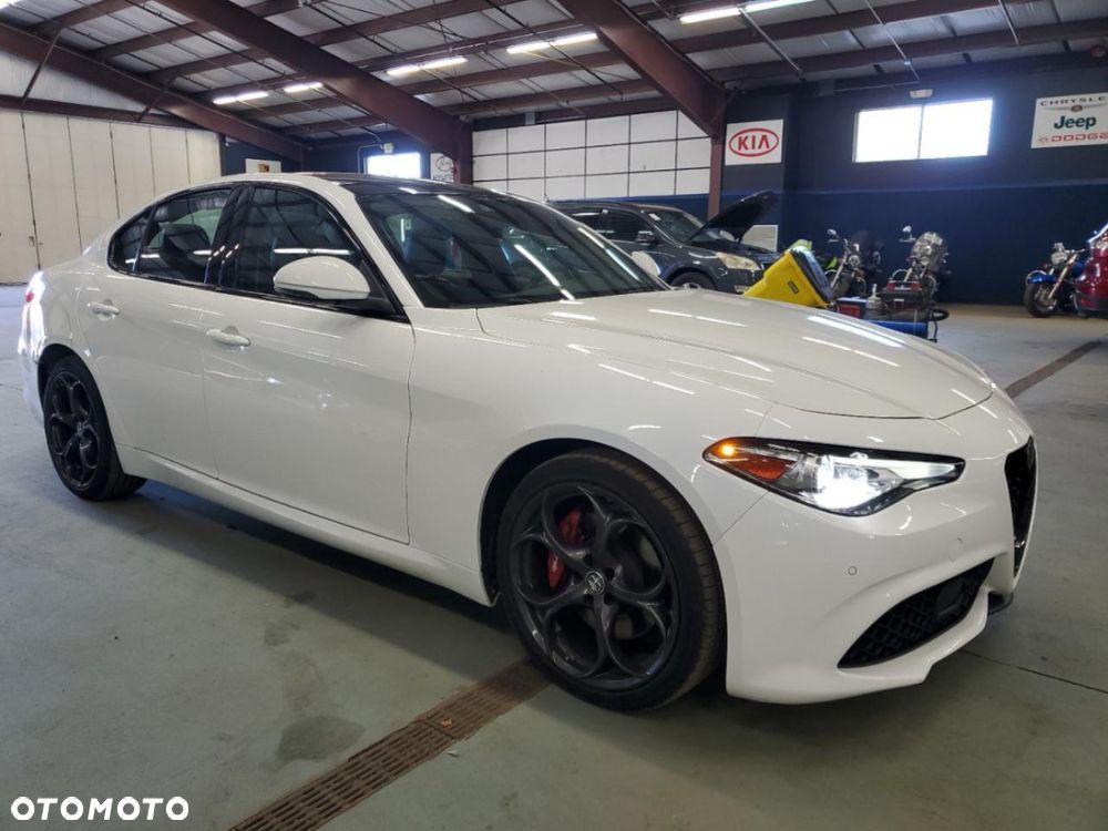 Alfa Romeo Giulia - 1