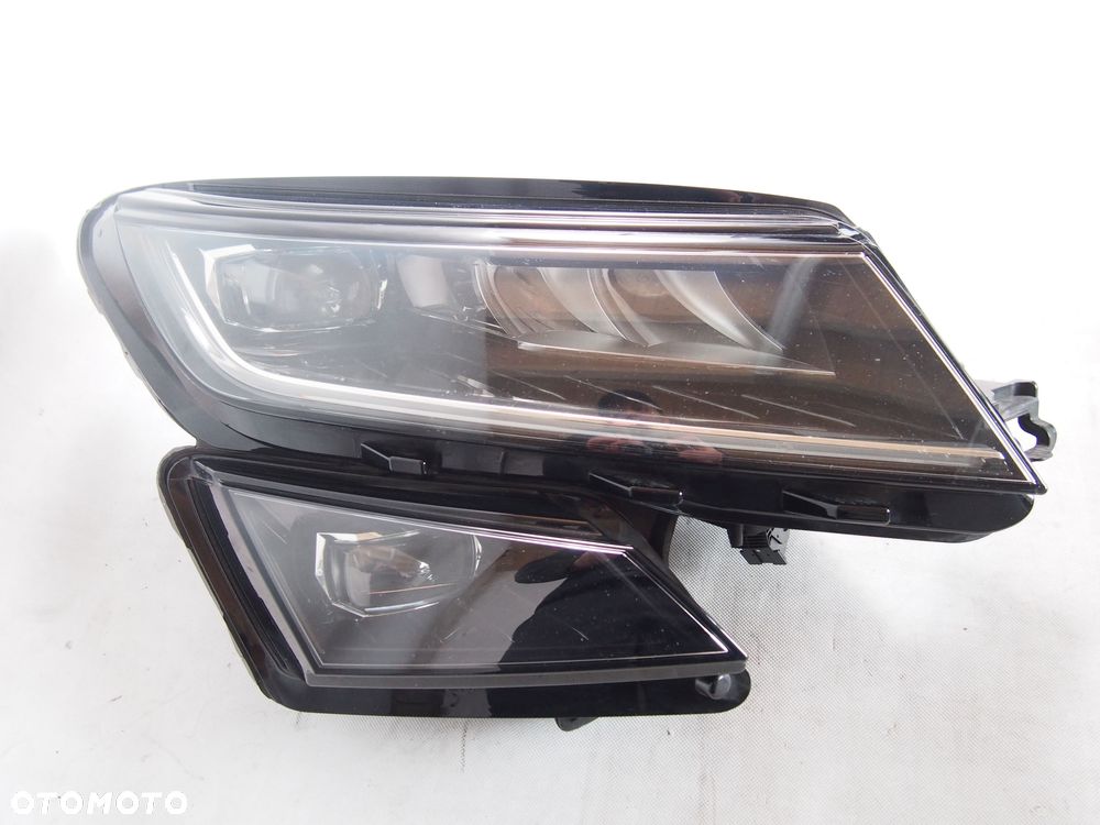 Skoda Kodiaq Reflektor prawy lampa prawa 2017