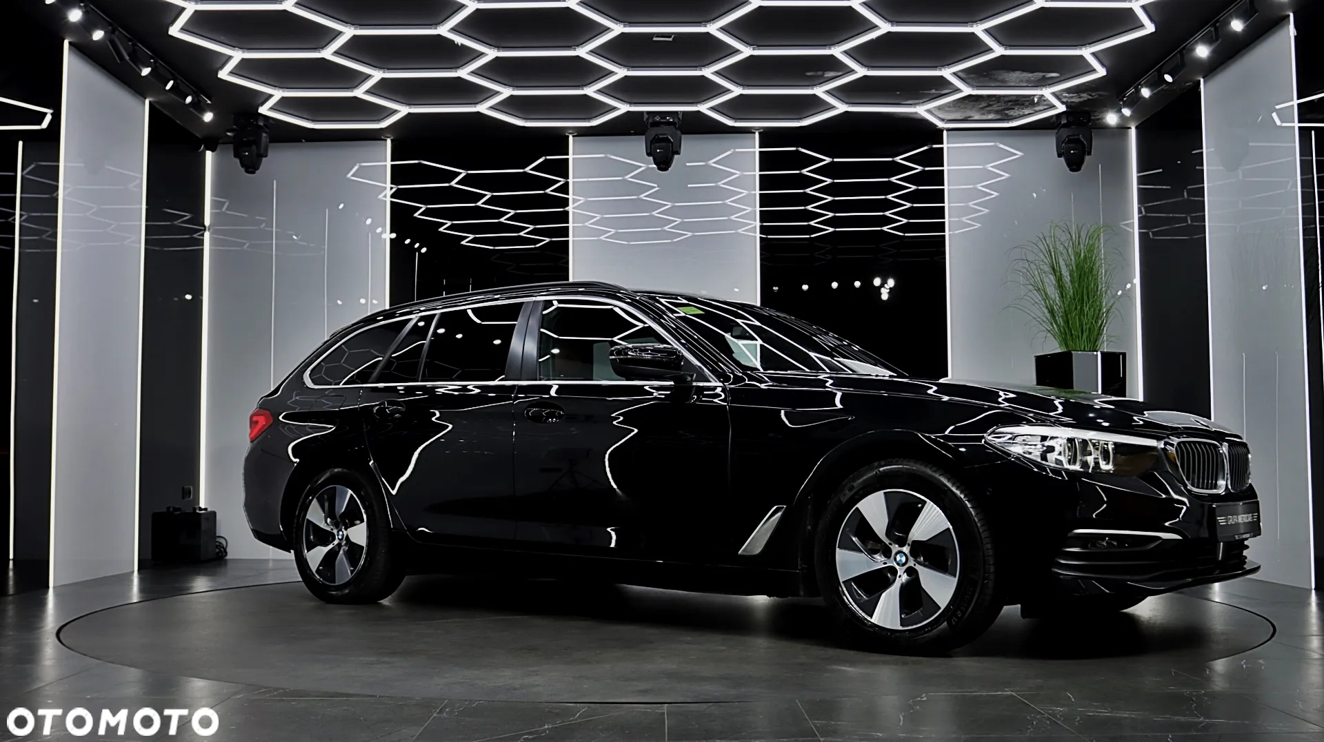 BMW Seria 5 520d Luxury Line sport - 11