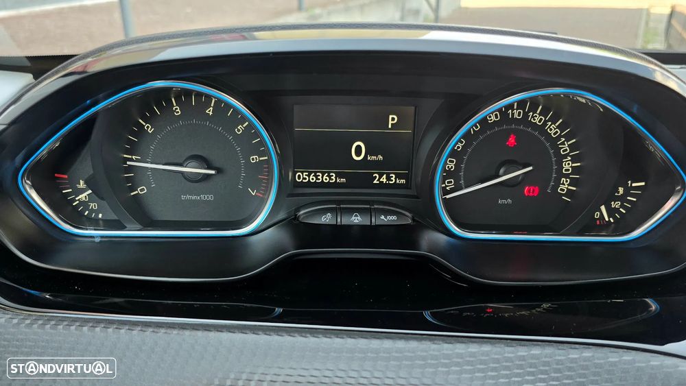 Peugeot 2008 PureTech 110 GPF Stop&Start EAT6 Allure - 12