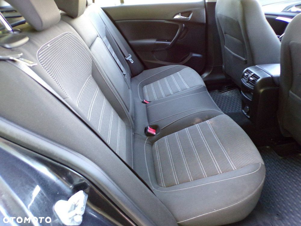 Opel Insignia - 36