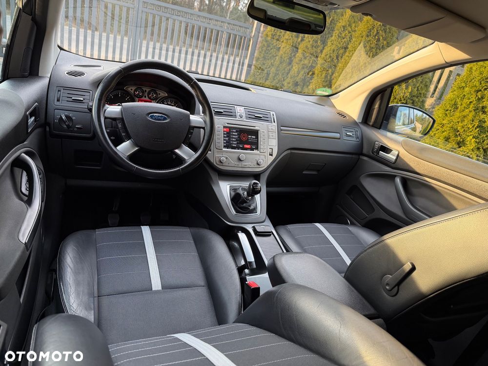 Ford Kuga 2.0 TDCi 4x4 Titanium - 16