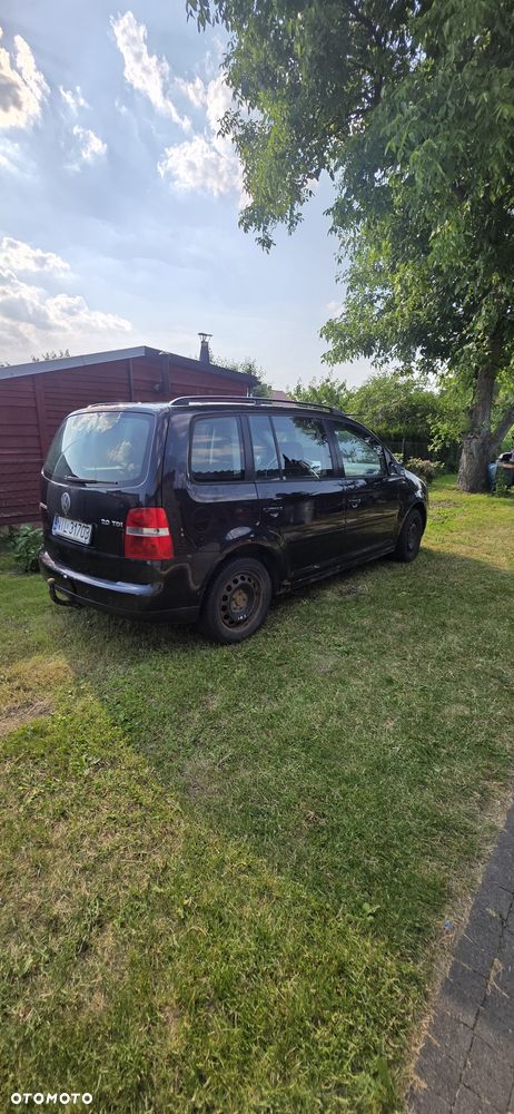 Volkswagen Touran - 1