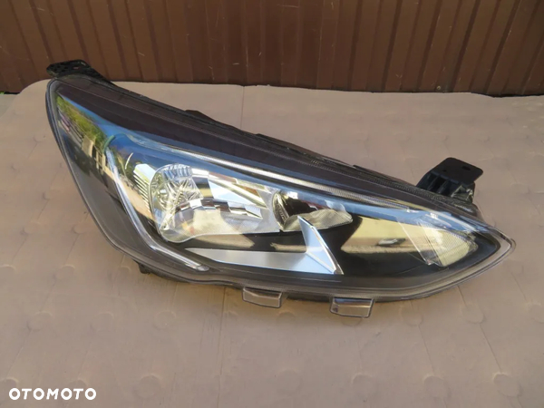 REFLEKTOR PRAWY FORD FOCUS IV MK4 LED 18-21R MX7B-13E014-CC DEMONTAŻ KRAKÓW