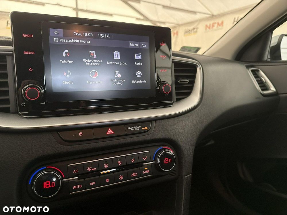 Kia Ceed - 28