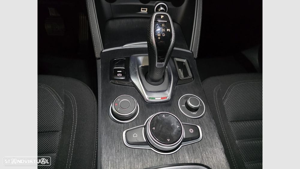 Alfa Romeo Stelvio 2.2 D Super AT8 — fotografia 21