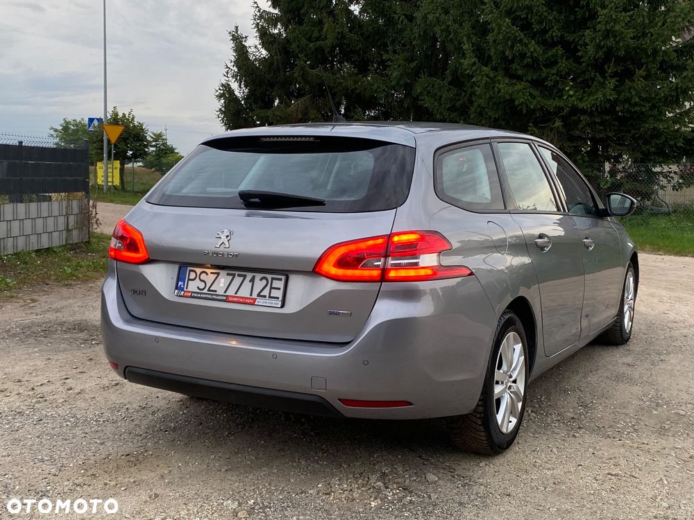 Peugeot 308 - 8