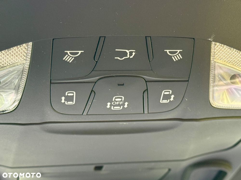 Chrysler Pacifica - 30