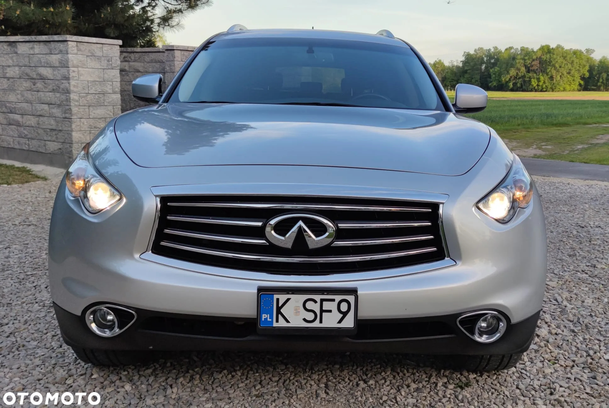 Infiniti QX70 3.7 GT - 8