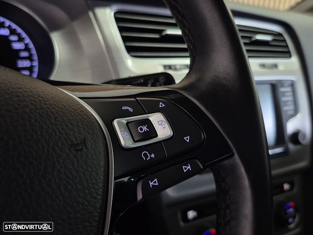 VW Golf 1.6 TDi Highline - 19