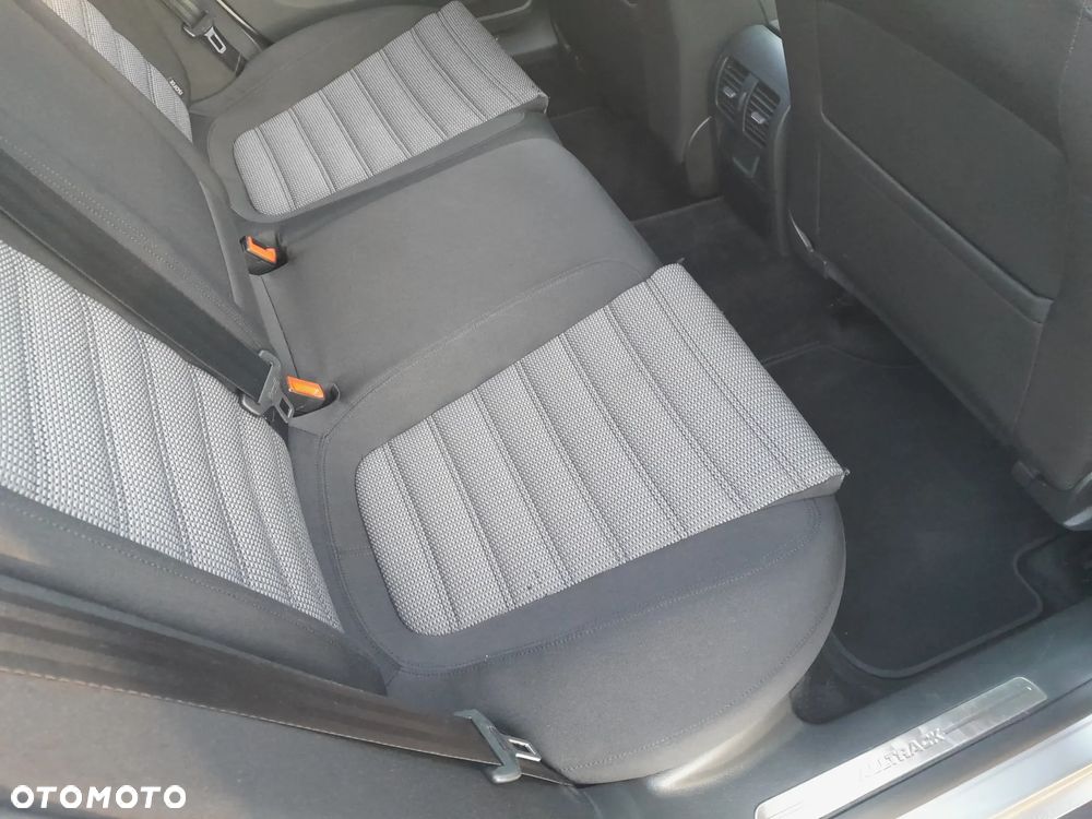 Volkswagen Passat Variant 2.0 TDI 4Mot Highline - 24