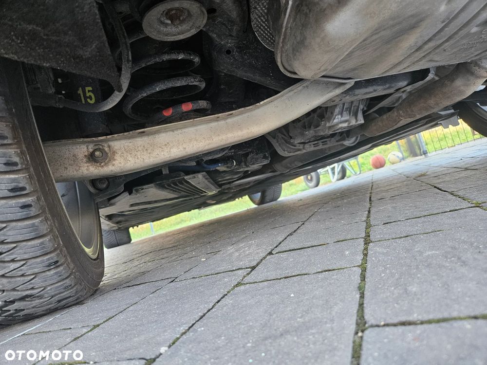 Mercedes-Benz Klasa A 220 4Matic 7G-DCT - 37