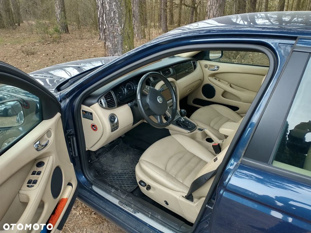 Jaguar X-Type 2.0 - 7