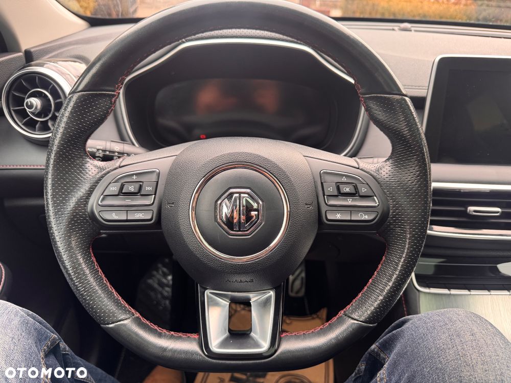 MG EHS Luxury - 24