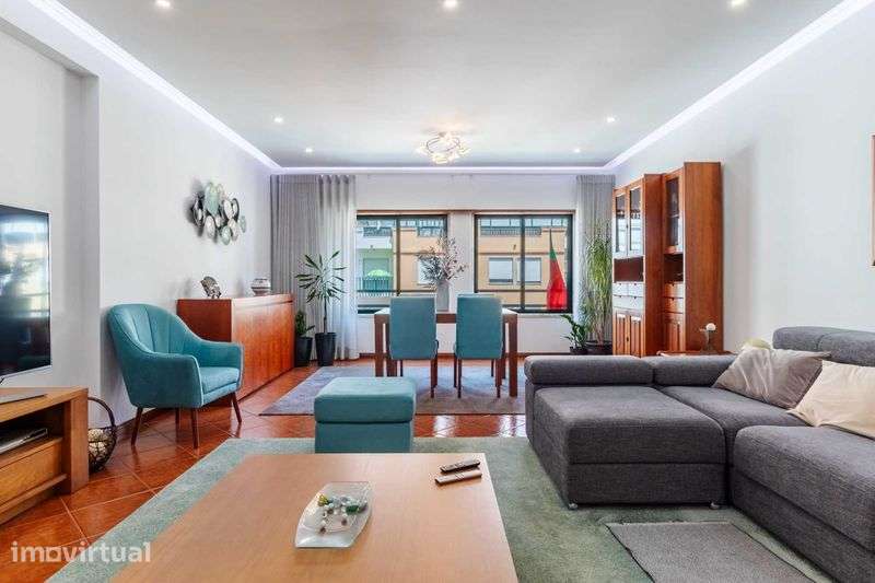 Apartamento T3 Massamá Norte com Garagem Box de 60m2 - Grande imagem: 2/12