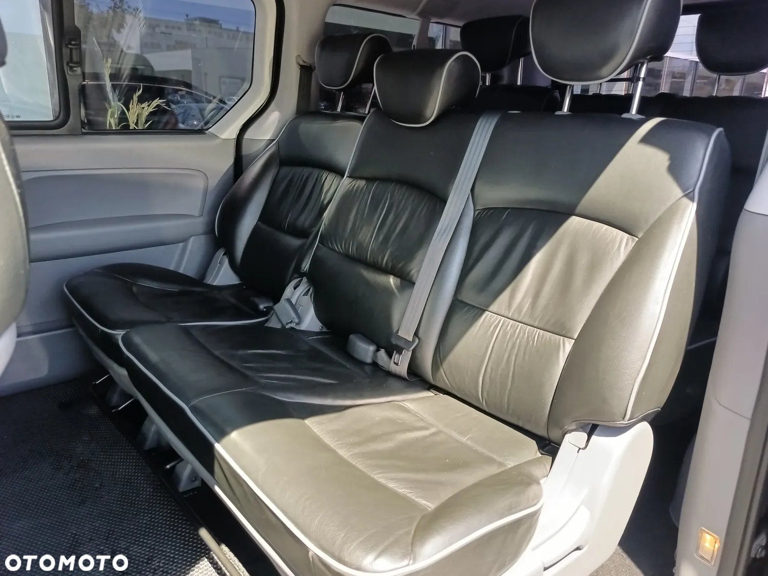 Hyundai H-1 2.5 CRDi Travel Premium - 13