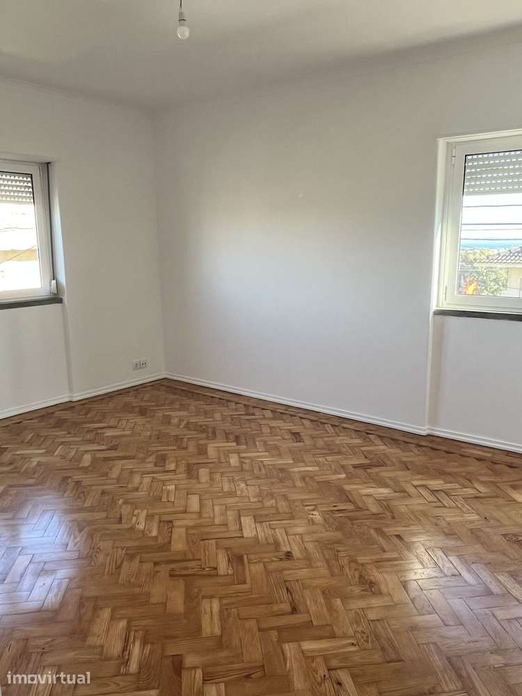 T3 para Arrendamento – 1.º Andar de Moradia | Vila Fria – Porto Salvo - Grande imagem: 4/11