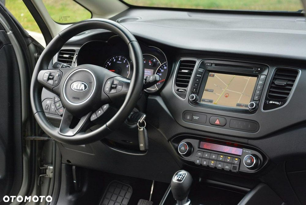 Kia Carens 1.6 GDI L 7os EU6 - 22