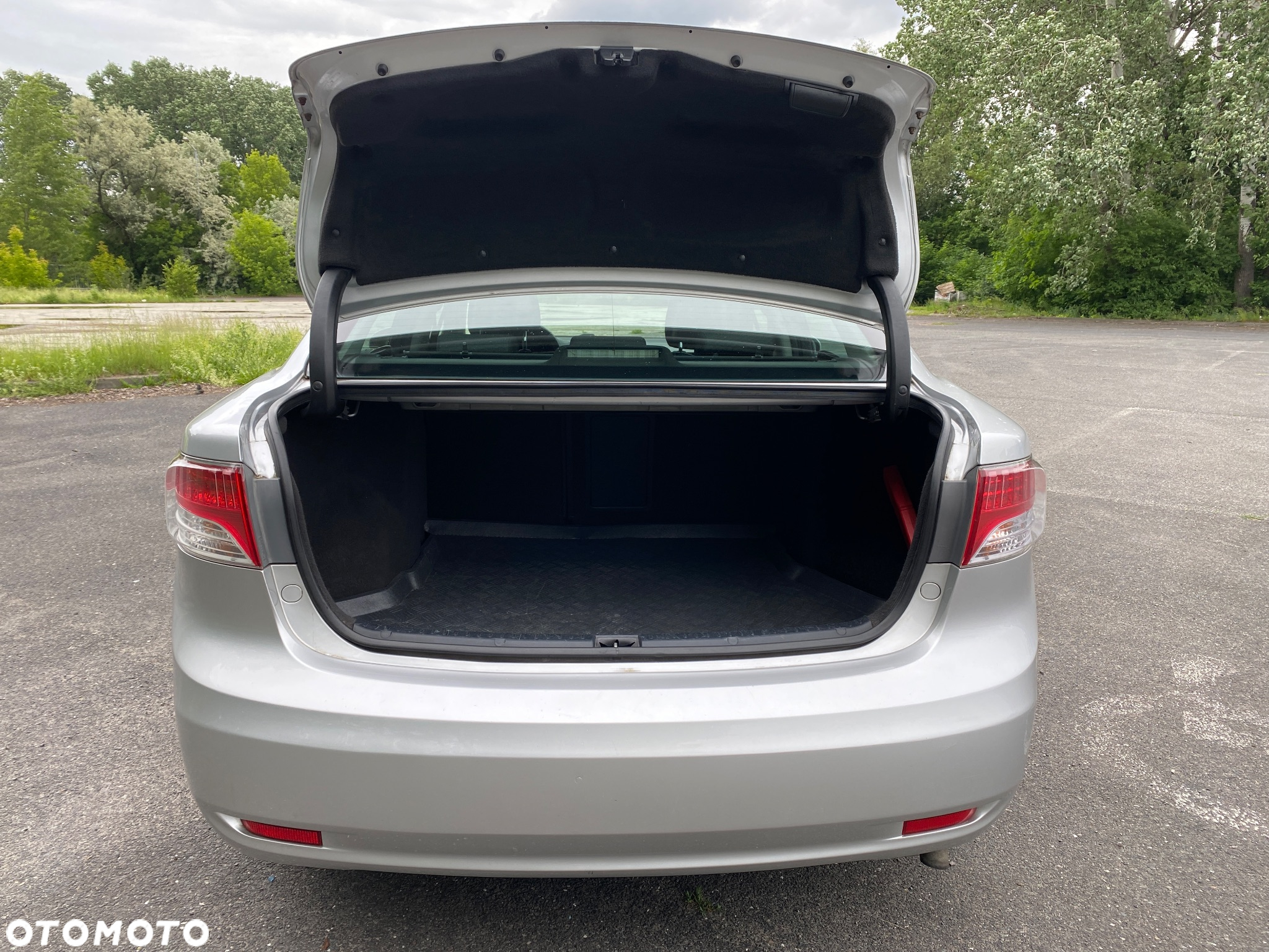 Toyota Avensis 2.0 Sol plus MS - 9