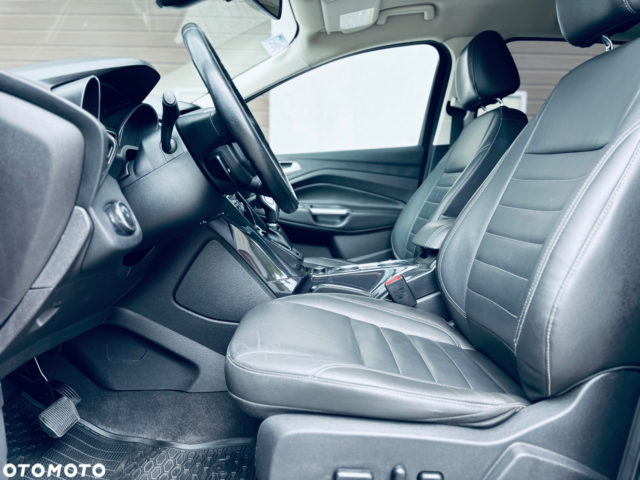 Ford Escape 2.0 EcoBoost AWD Titanium - 12
