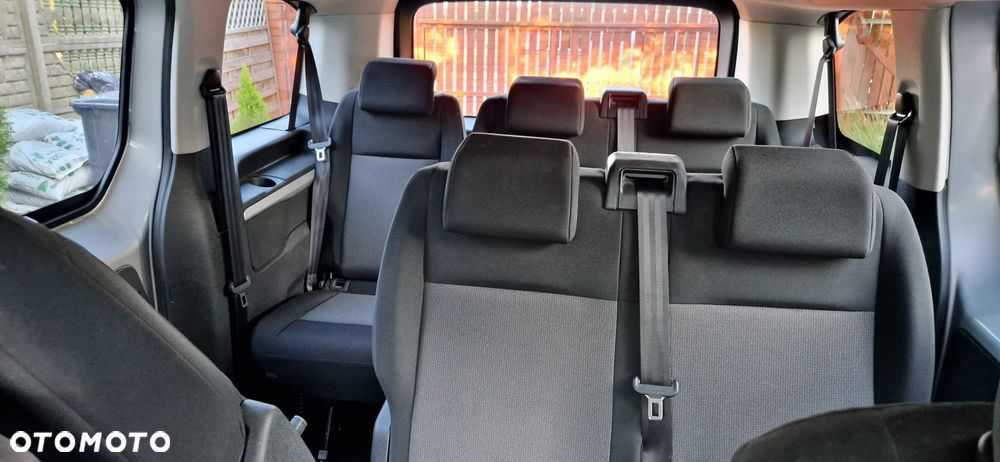 Peugeot Traveller - 21