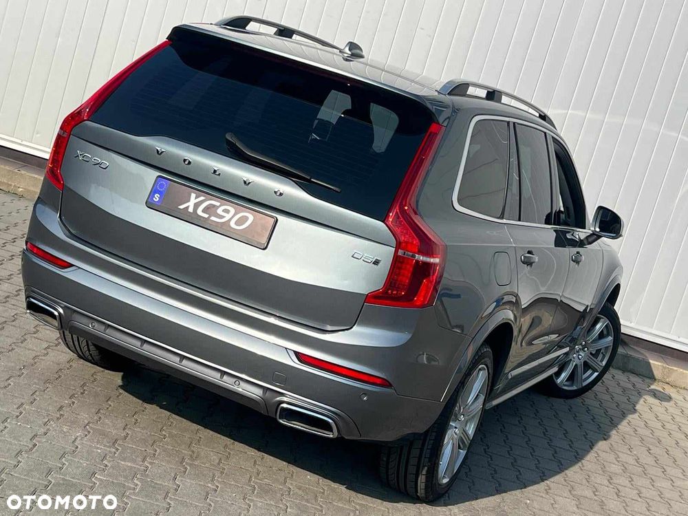 Volvo XC 90 - 9