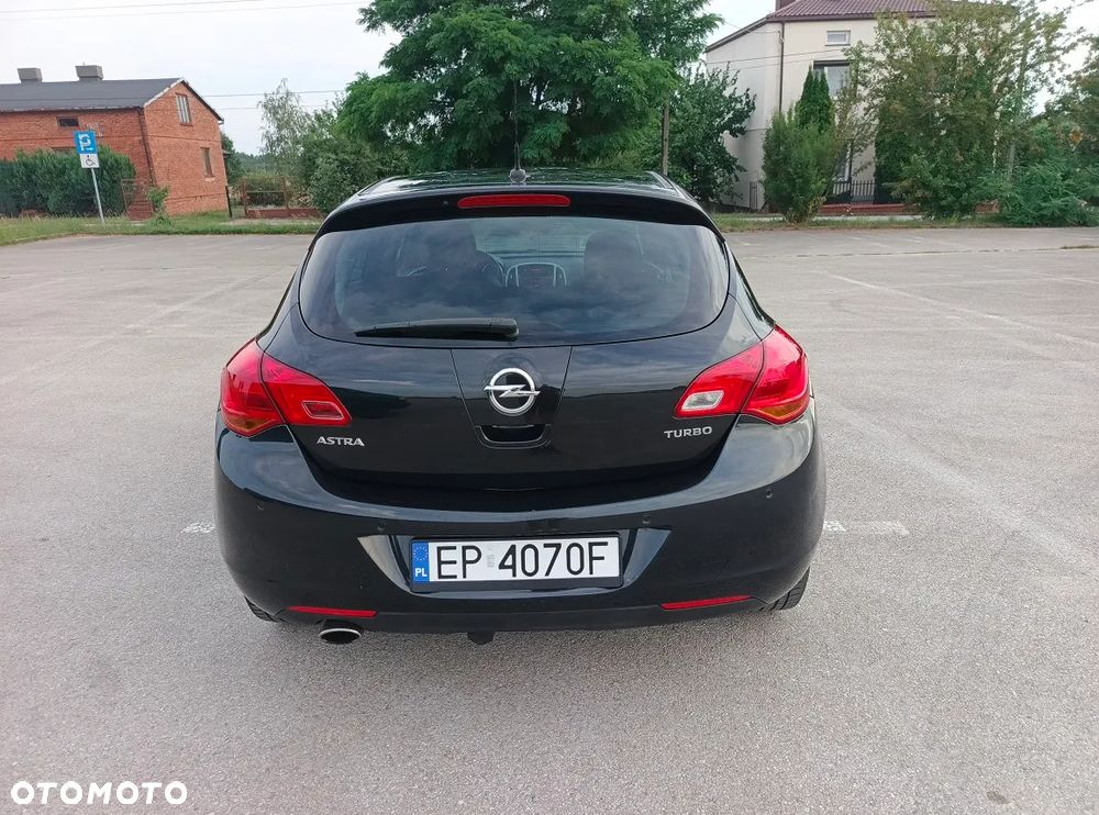 Opel Astra 1.4 Turbo 150 Jahre - 10