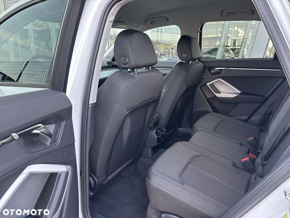 Audi Q3 35 TFSI S tronic - 11