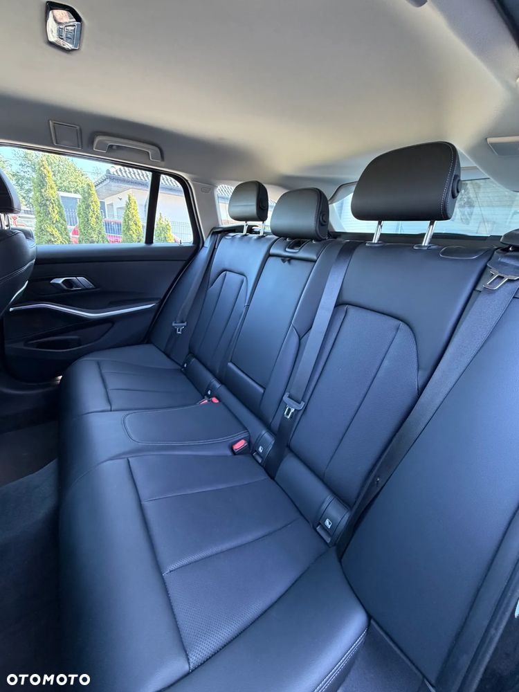 BMW Seria 3 318i Sport Line - 14