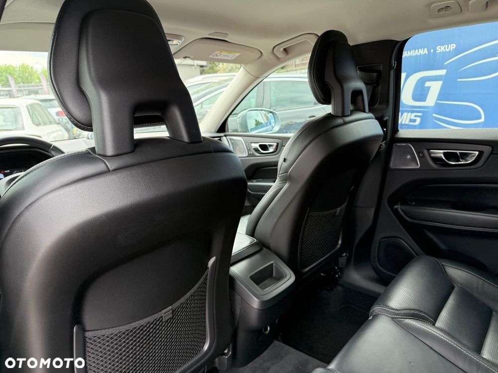 Volvo XC 60 D5 SCR AWD Inscription - 12