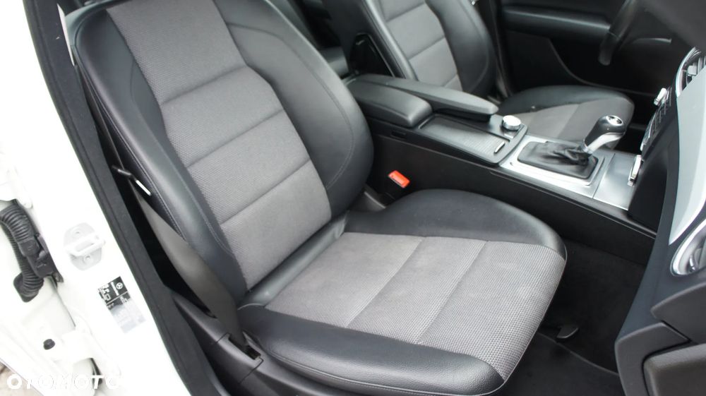 Mercedes-Benz Klasa C 180 CGI Automatik BlueEFFICIENCY - 21