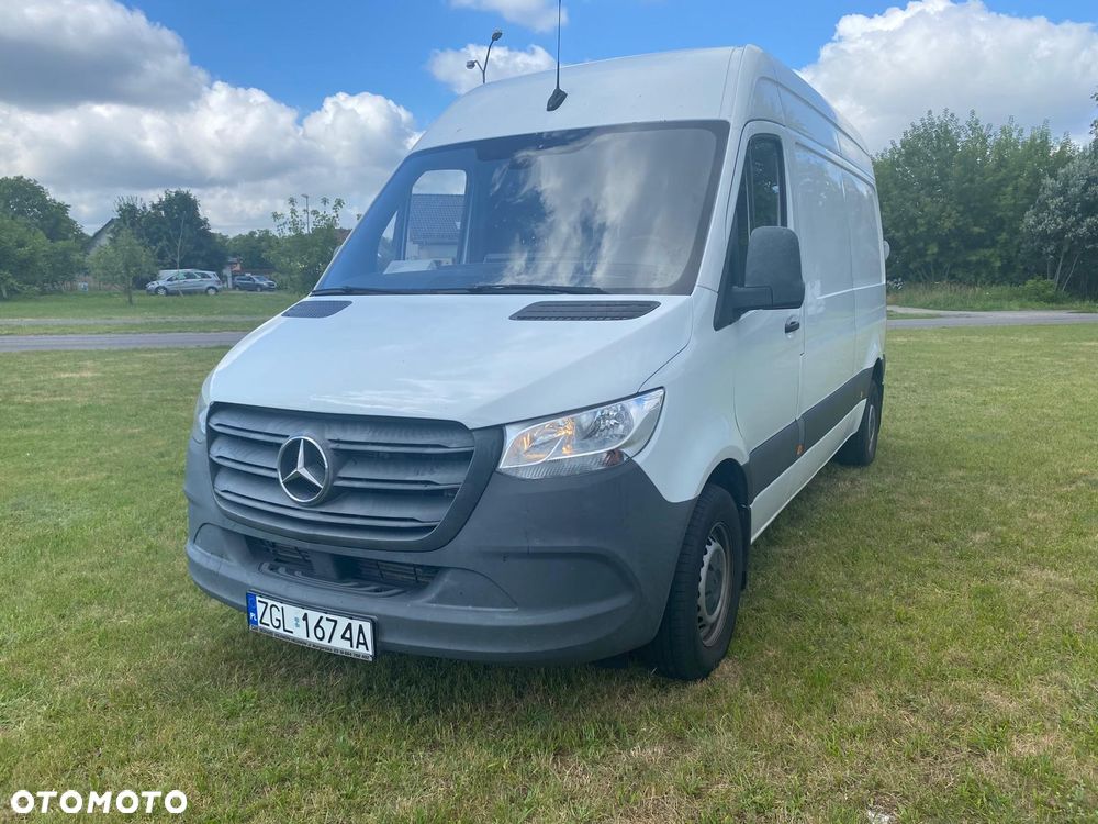 Mercedes-Benz Sprinter - 1