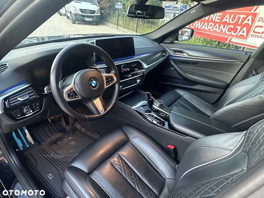 BMW Seria 5 M550i xDrive - 8