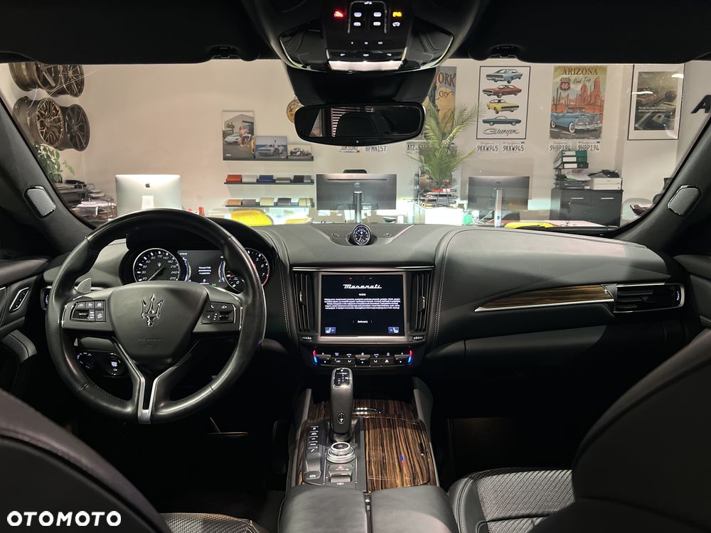 Maserati Levante S Granlusso - 13