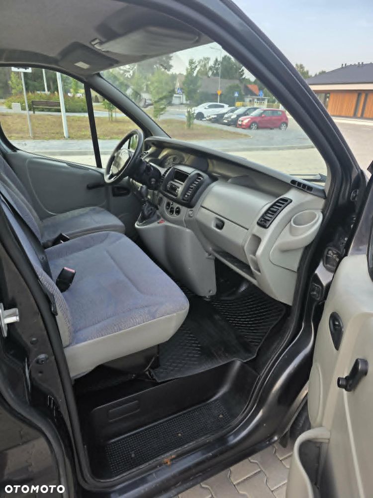 Renault Trafic - 16