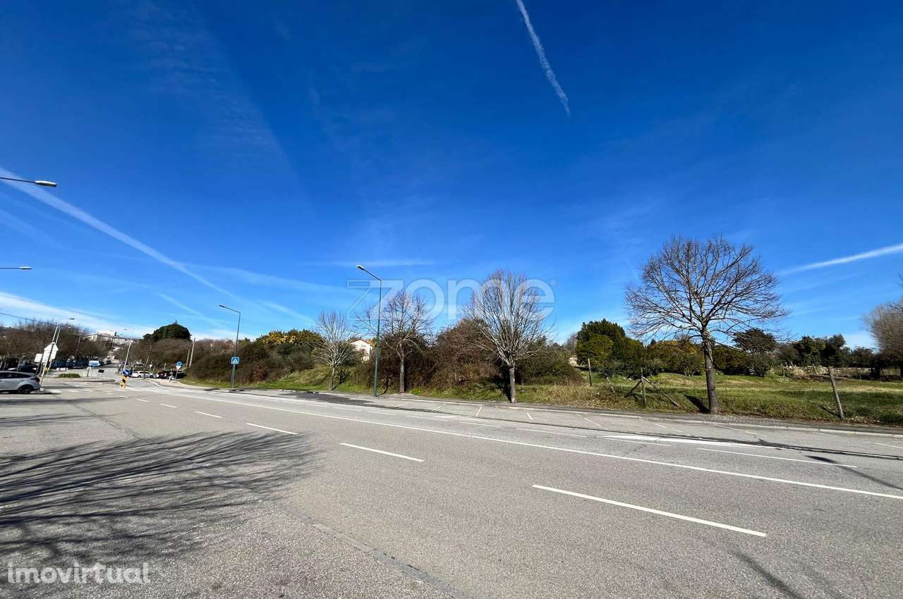 Terreno Premium Urbanizável H3C3 Região Central em Viseu - 4.651 m² - Grande imagem: 4/15