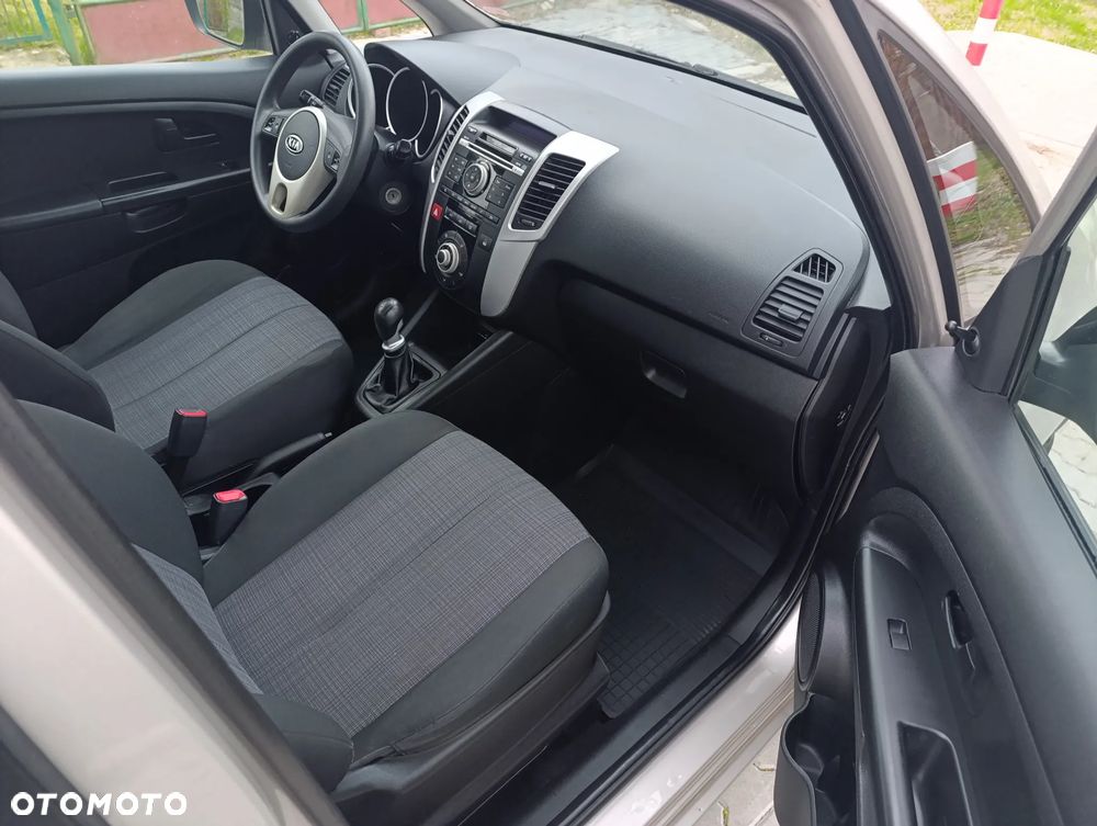 Kia Venga 1.6 CVVT Vision - 12