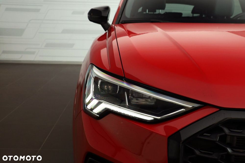 Audi Q3 Sportback - 12
