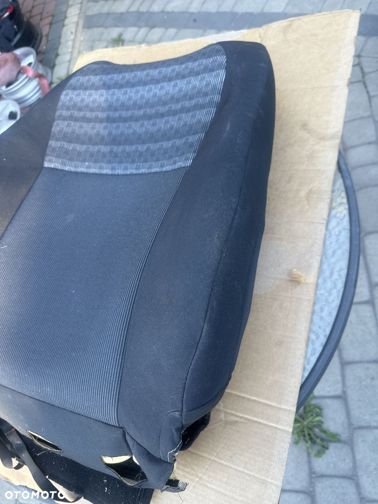 Toyota Yaris 3 III poszycie fotela kierowcy lewy przod 2017r oparcie - 2