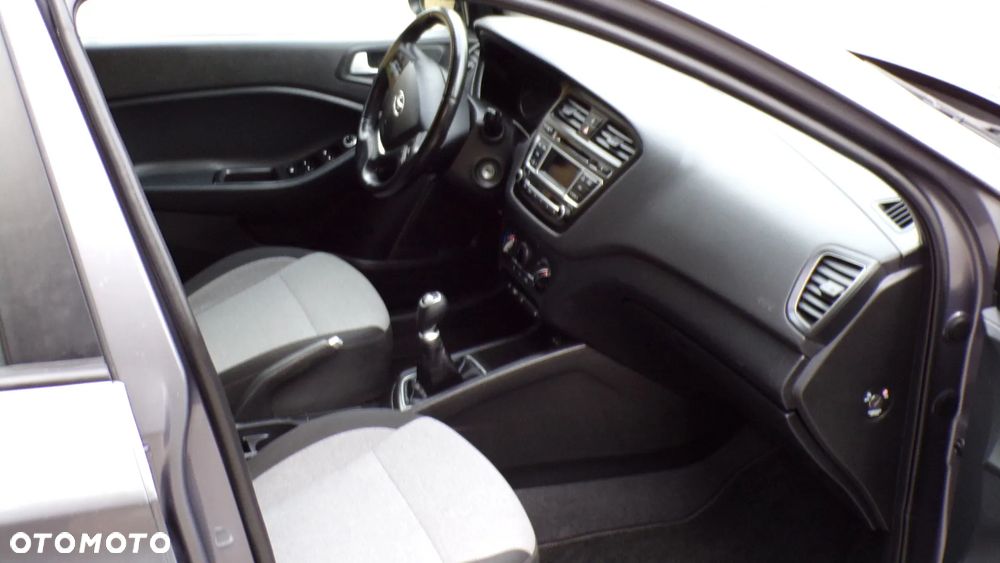 Hyundai i20 - 27