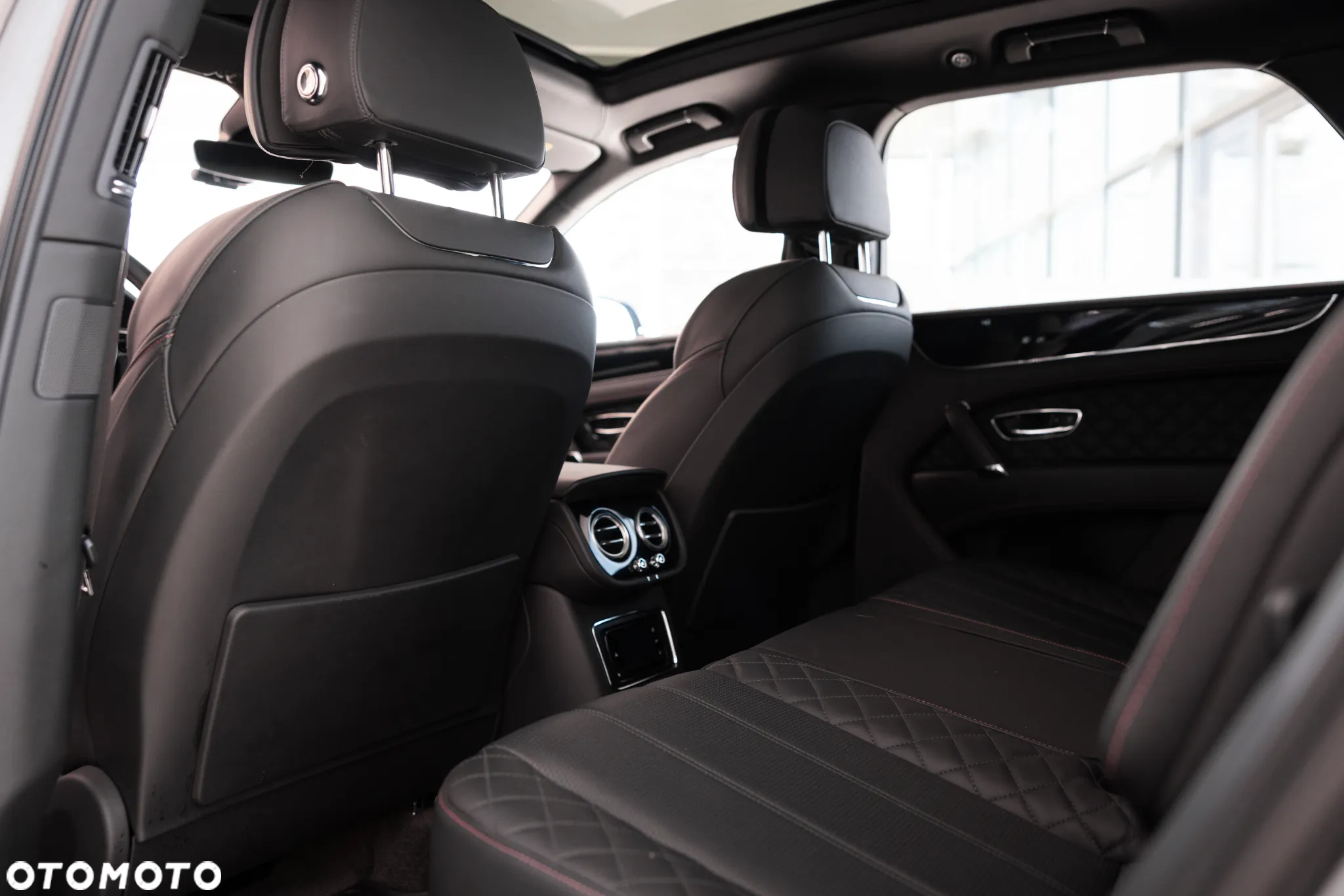 Bentley Bentayga W12 - 15